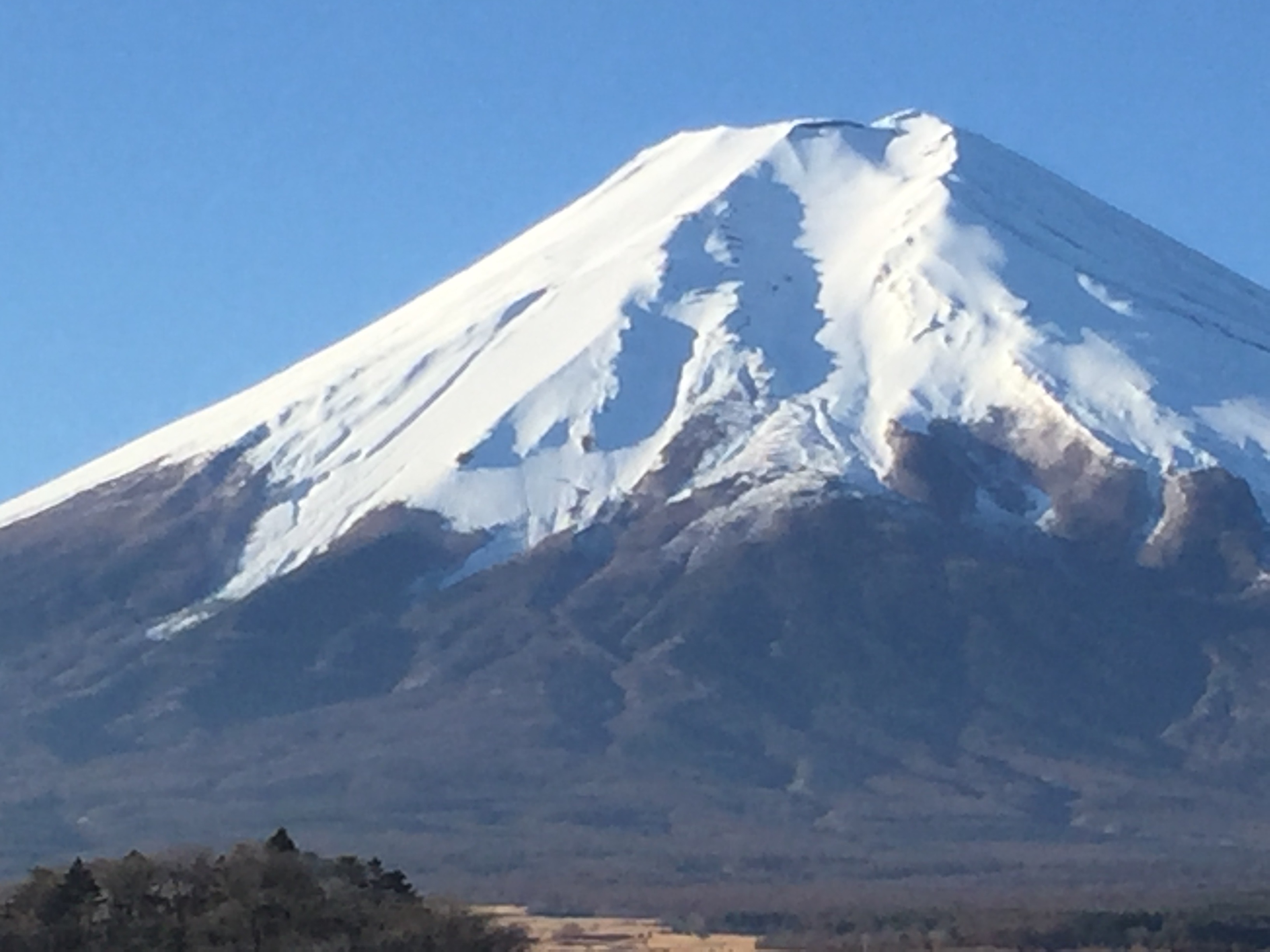 霊峰富士山の姿を眺めながら、夜明けを迎えました。